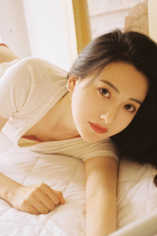 邻家金发美女